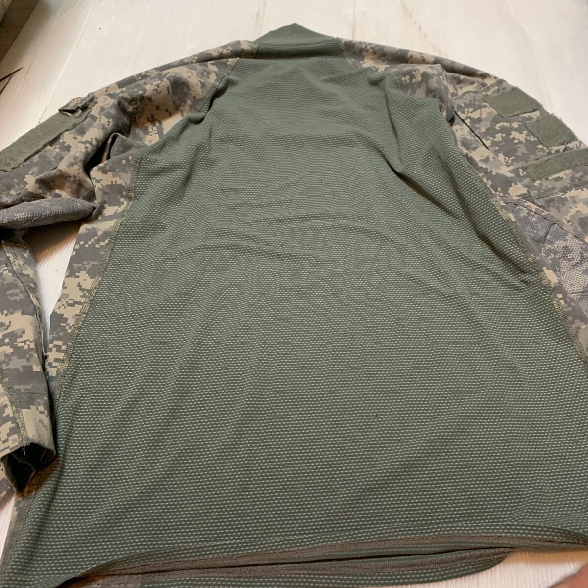 米軍放出品　MASSIF ARMY ACU迷彩 コンバットシャツ Lサイズ_画像4