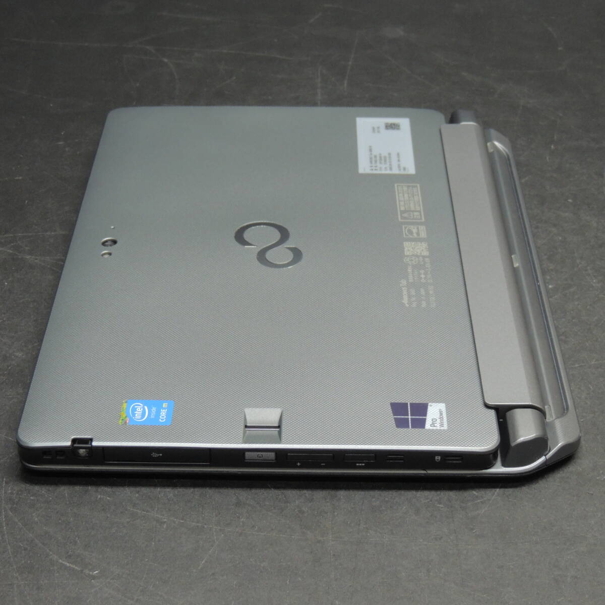 富士通 ARROWS Tab Q665/M Core M-5Y10C メモリ4GB SSD128GB 管理:ミ-36_画像4