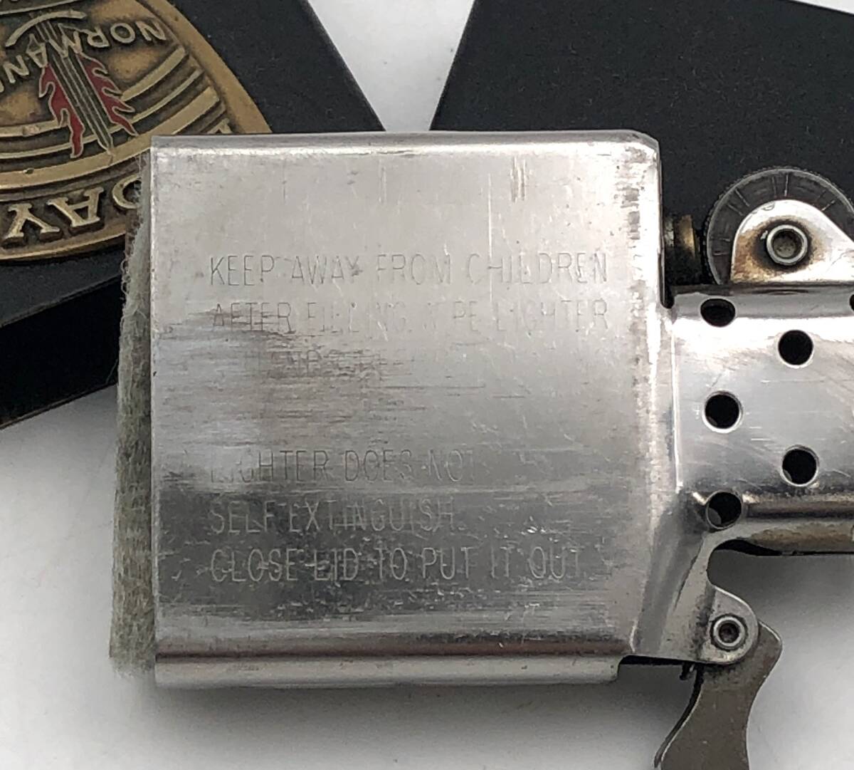 7703000-18【美品】 ZIPPO ジッポ D-DAY 1944 1994 NORMANDY 50 YEARS ノルマンディー 上陸作戦 50周年 黒 ブラック ライター USA_画像9