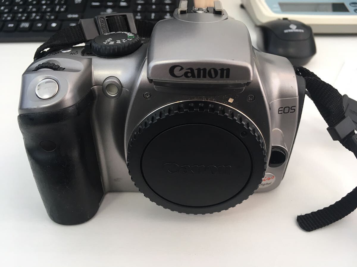 【動作確認済！】Canon キャノン EOS Kiss Digital ZOOM LENS EF-S 18-55mm 3.5-5.6 USM予備バッテリーおまけ付きの画像3