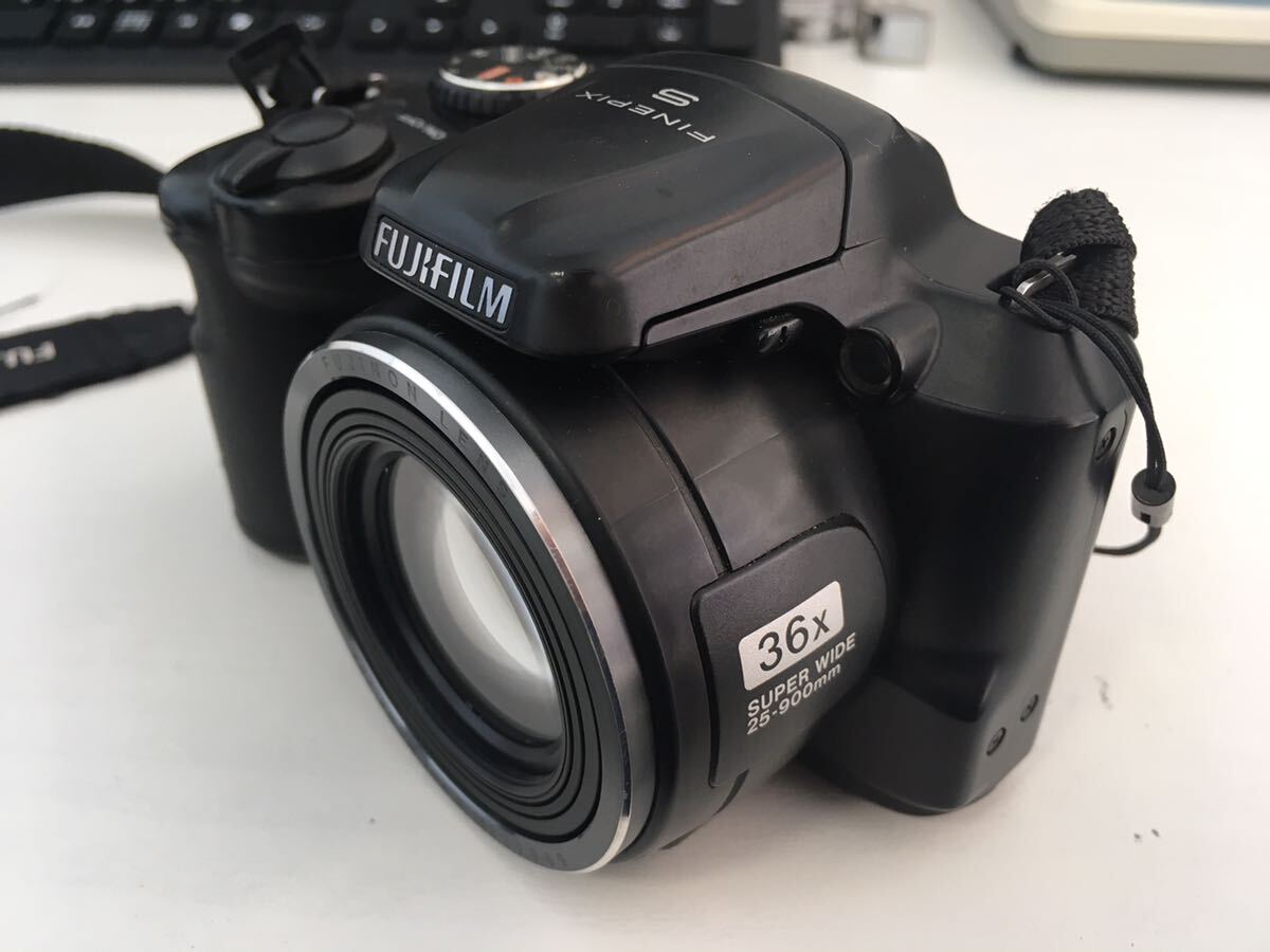【単三電池使用可】フジフィルム Fujifilm Finepix S8600 36x Zoom コンパクトデジタルカメラ の画像2