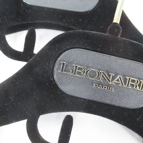 レオナール LEONARD ハンガー 2本セット 黒系 ブラック ベロア調 ロゴ 小物 レディース_画像8