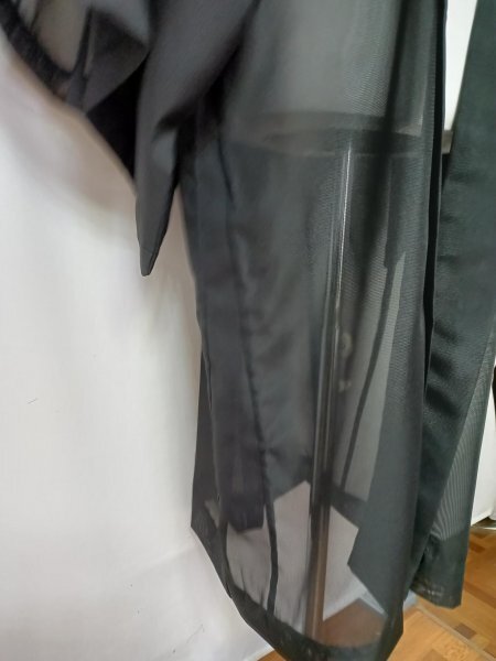  вставка имеется длина перо тканый натуральный шелк .. чёрный одноцветный длина рукава 76CM длина одежды 115CM L.. чувство новый товар!!