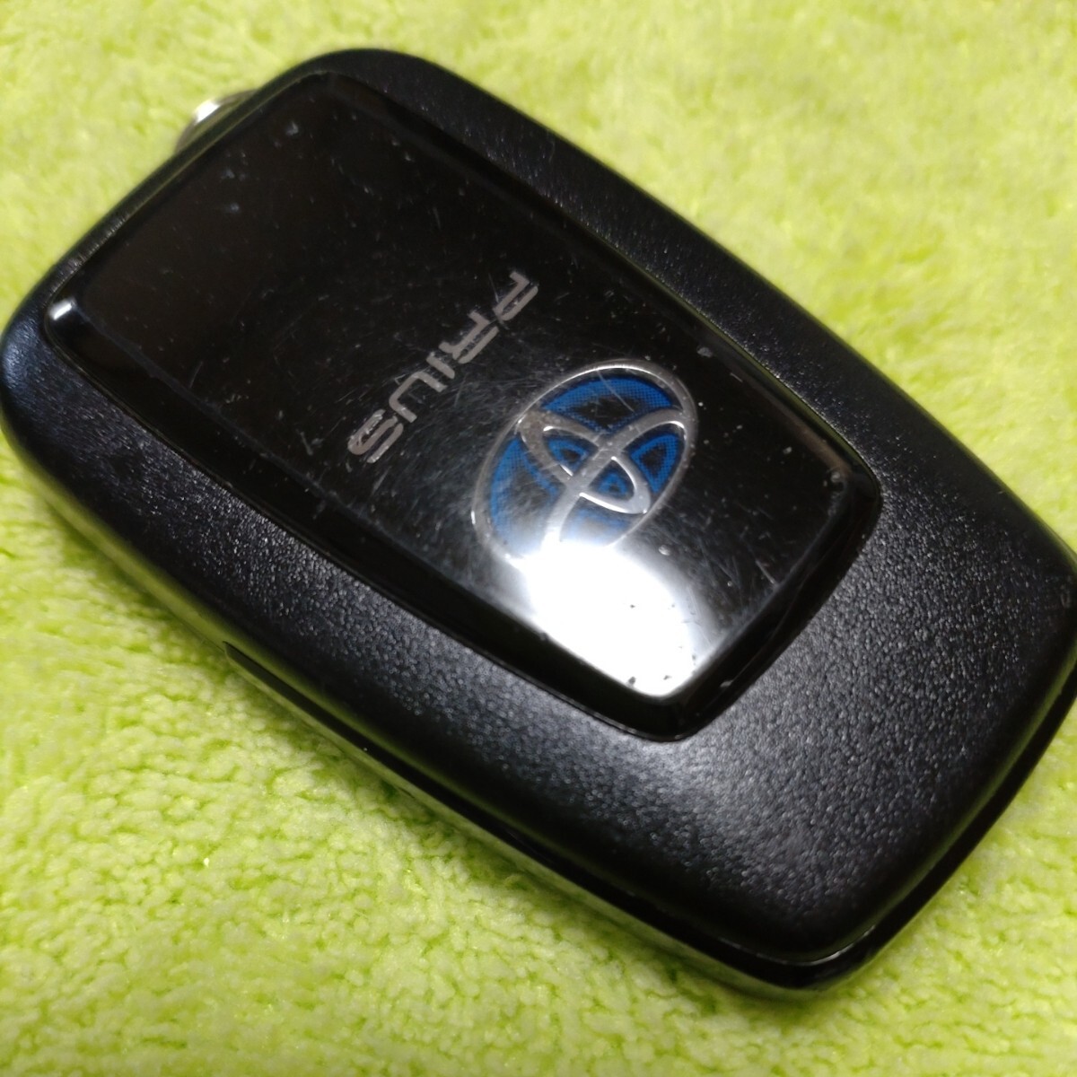 ⑥中古トヨタ純正スマートキーPRIUS_画像3