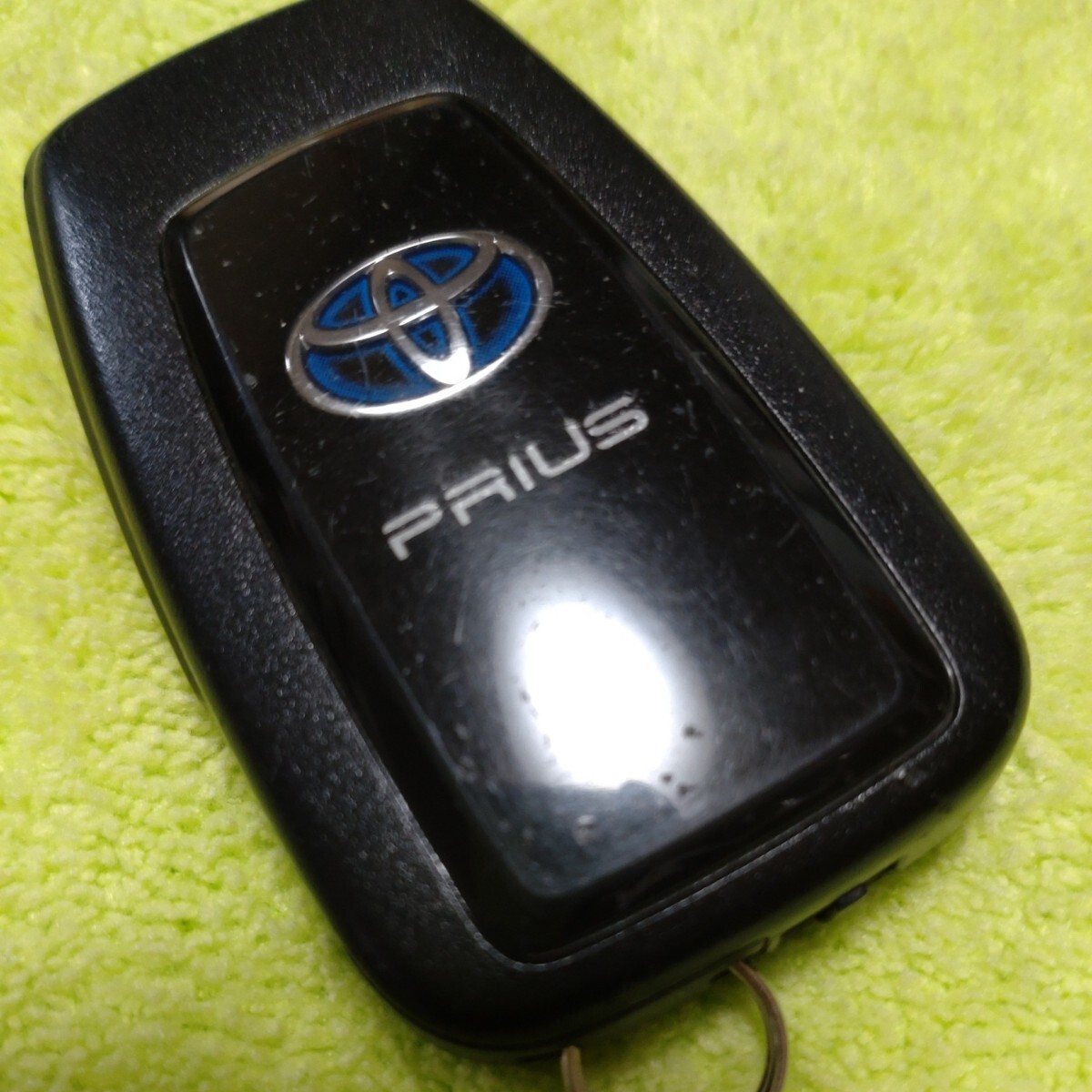 ⑥中古トヨタ純正スマートキーPRIUS_画像1