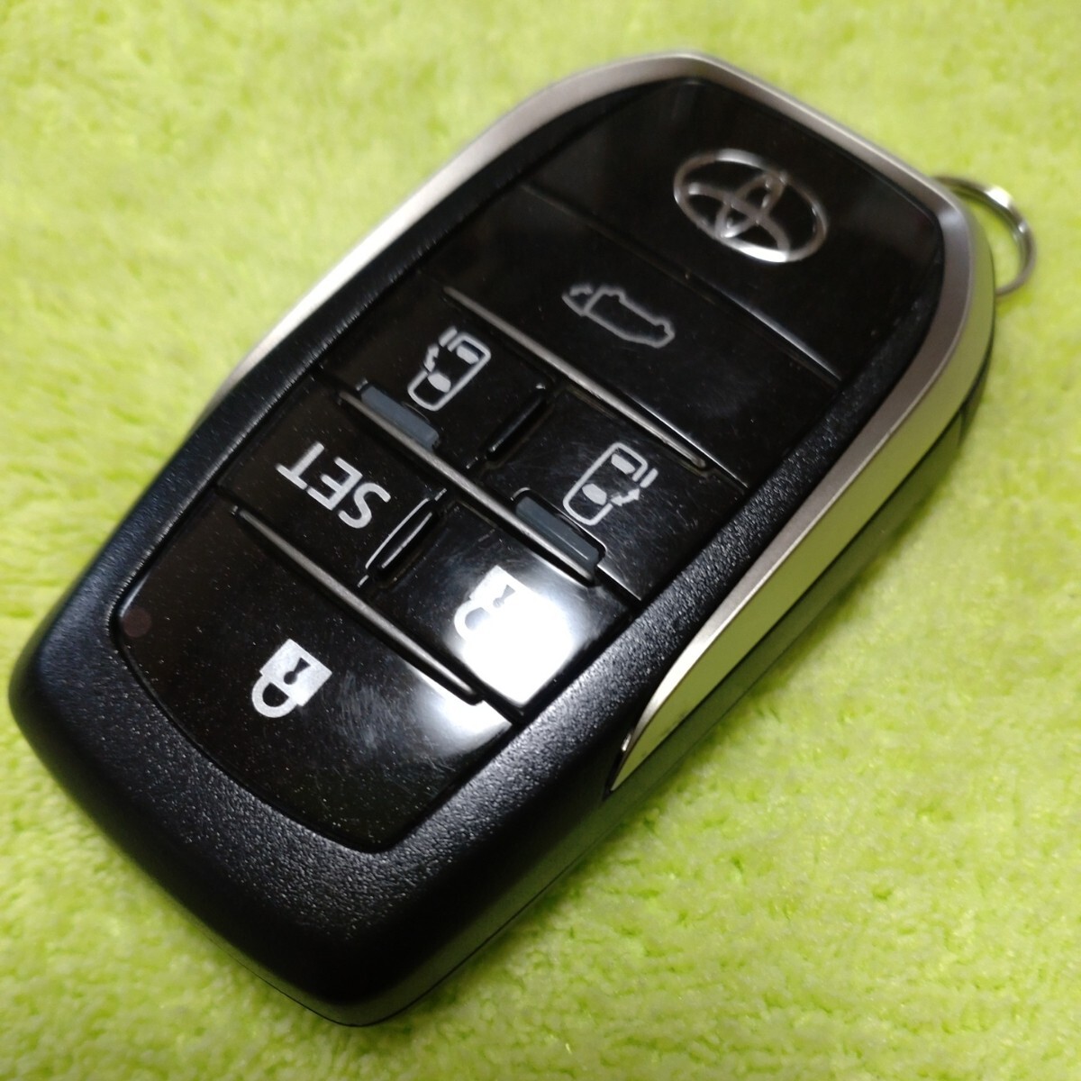 ⑨ б/у Toyota оригинальный "умный" ключ ALPHARD