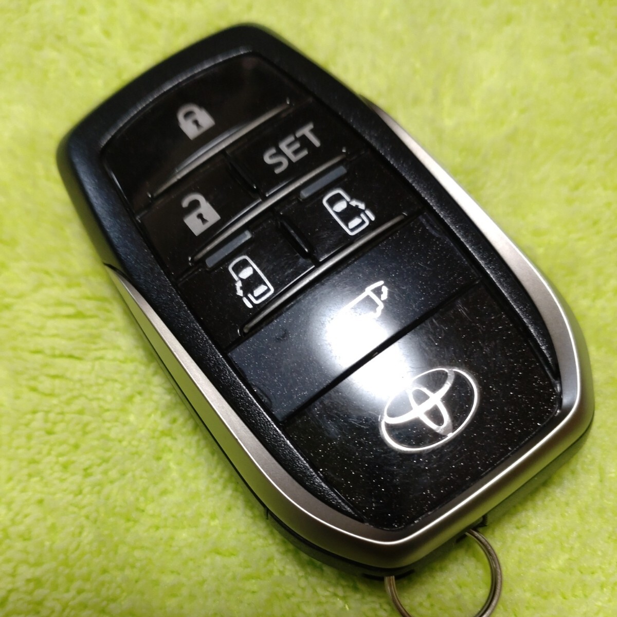 ⑨ б/у Toyota оригинальный "умный" ключ ALPHARD