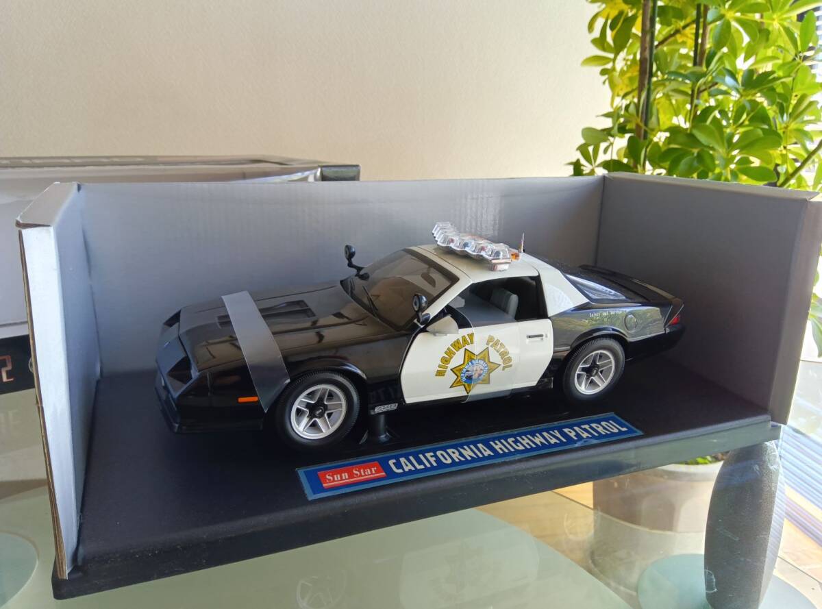 1/18 1982 Chevrolet Camaro California Highway Patrol CHP Z28 シボレー カマロ ポリス パトカー_画像10