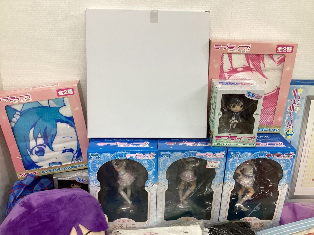 【同梱不可/現状】ラブライブ! グッズ まとめ売り フィギュア アクリルスタンド ぬいぐるみ 他 / ニジガク_画像2