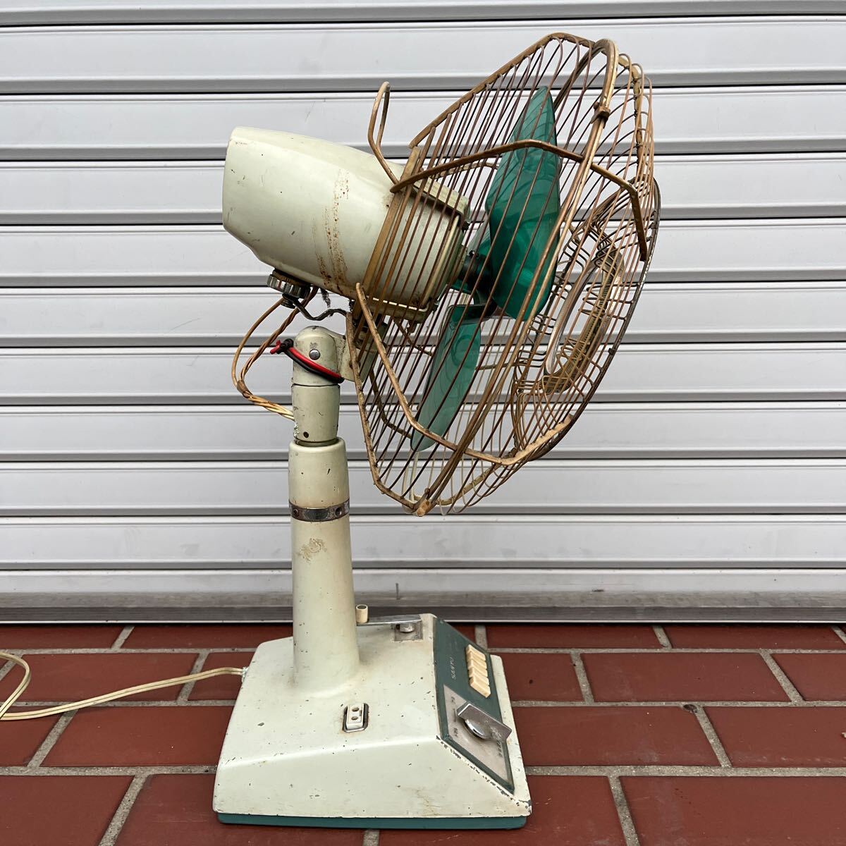 昭和レトロ 扇風機 SANYO サンヨー EF-46R アンティーク ヴィンテージ レトロ扇風機 ELECTRIC FAN ジャンクの画像8