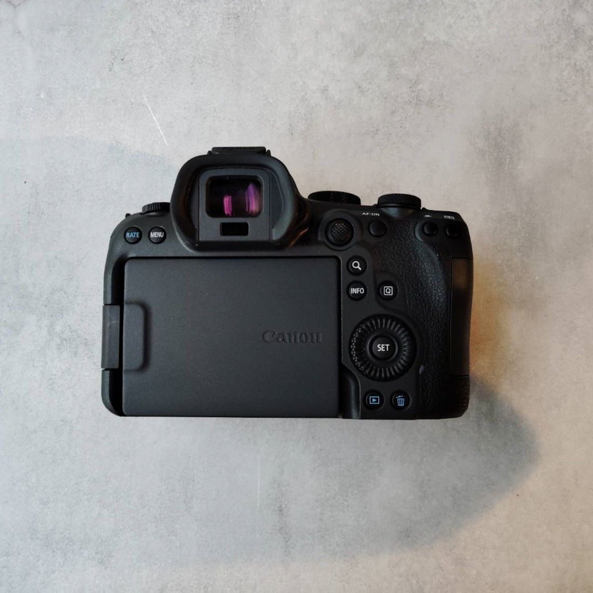 最終値下げ】EOS R6 Mark II・ボディー|ミラーレス一眼 最終値下げ】EOS R6 Mark II・ボディー|ミラーレス一眼