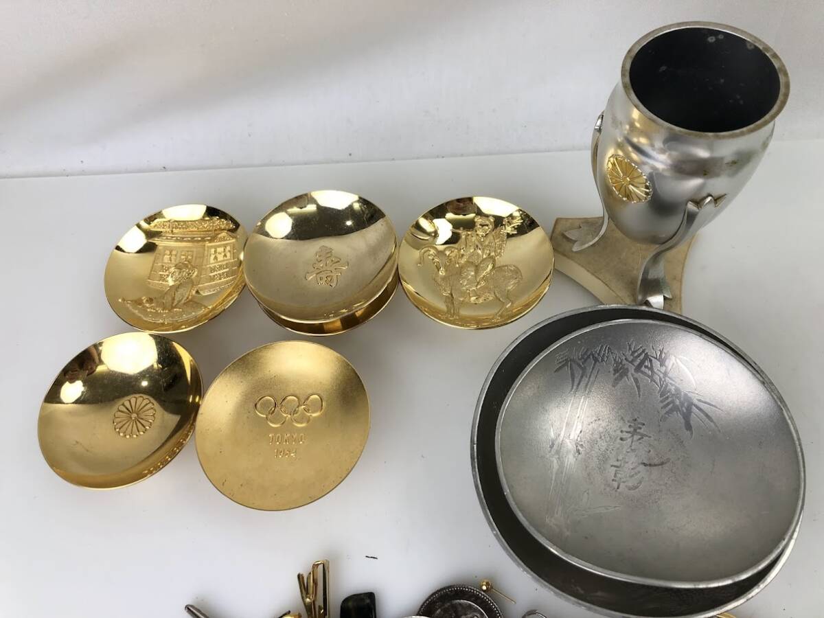 [1 jpy exhibition ] gilding accessory plating product . summarize earrings necklace ring brooch ring gold cup gross weight approximately 4.2kg not yet selection another storage goods 