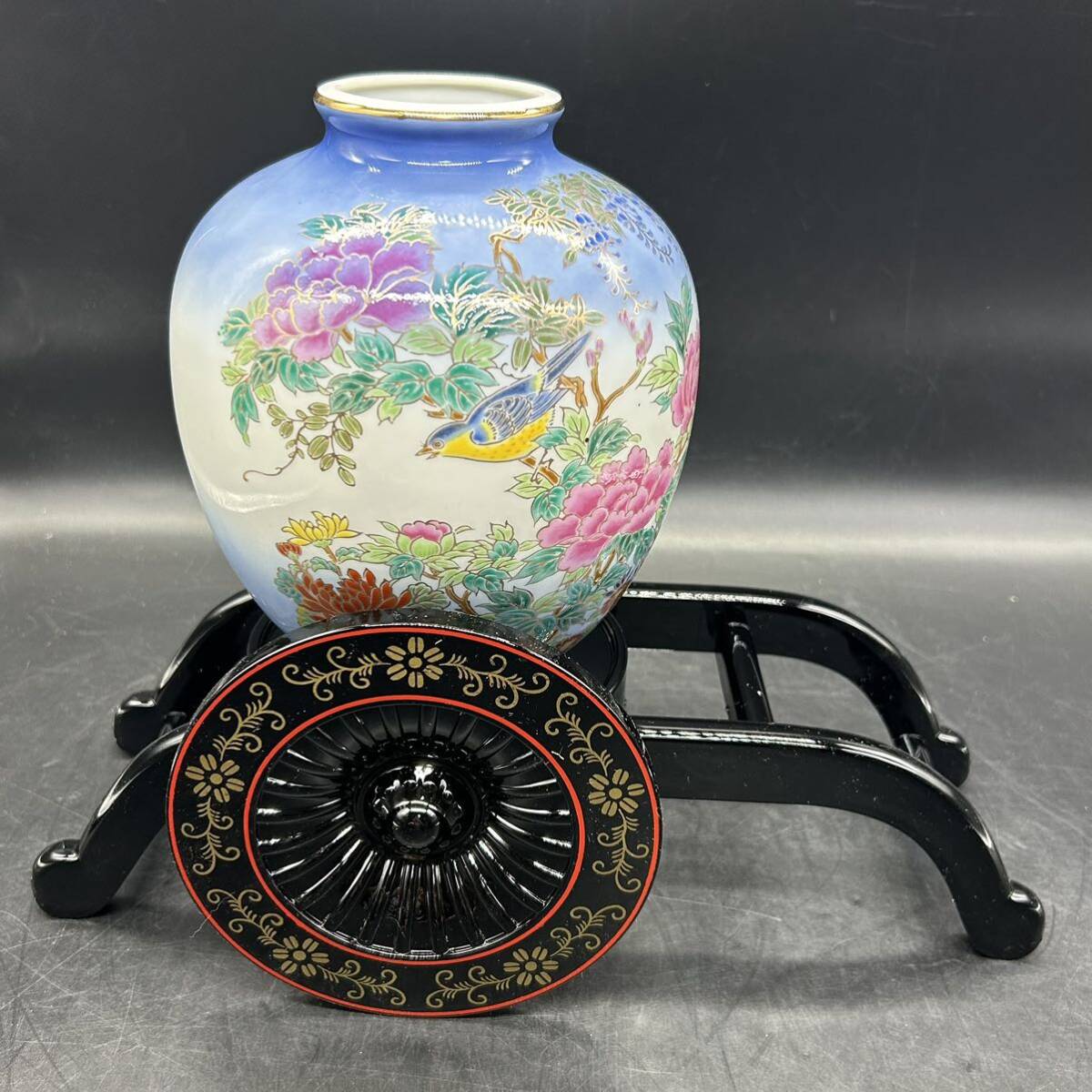 次月窯 花鳥文 藤牡丹絵　金彩 壺型 御所車 花瓶 花器 花入 花入れ　Q8_画像2