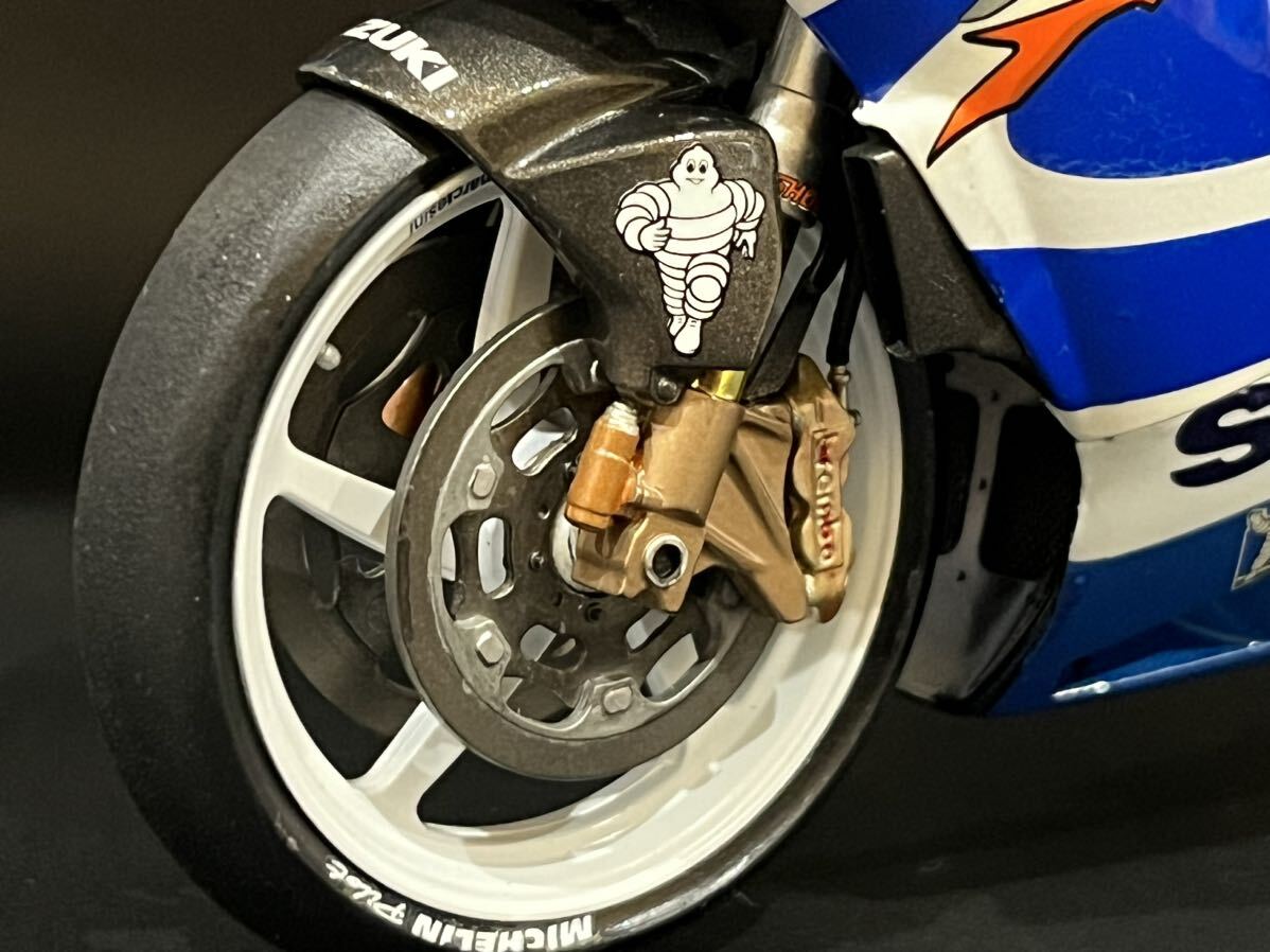 完成品 SUZUKI RGV-Γ XR89 タミヤ 模型 バイク プラモデル 1/12 オートバイシリーズNO81_画像6