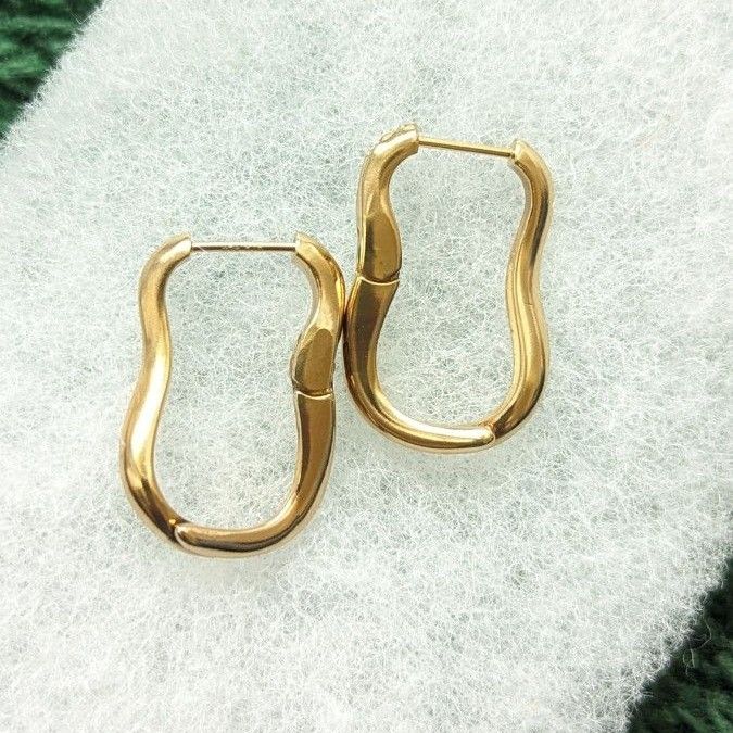 ete エテ ハグピアス ゴールド フープウェーブ|Yahoo!フリマ ete エテ ハグピアス ゴールド フープウェーブ|Yahoo!フリマ