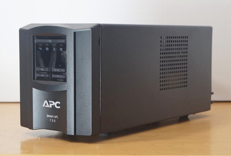 APC Smart -UPS SMT750J プロ向け本格派無停電電源 (2の画像1
