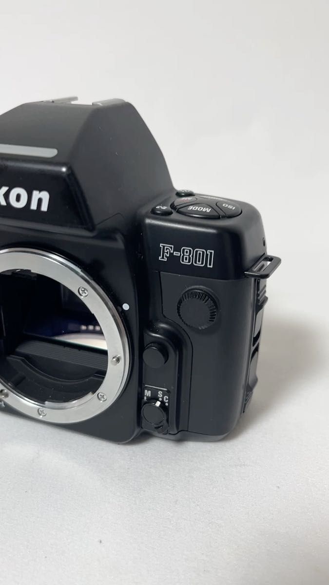 @値引きセール！【24-020-F(A) 動作・美品】往年の名機 Nikon F-801本体