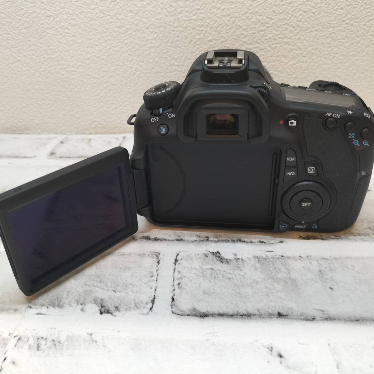 Canon デジタル一眼レフカメラ EOS 60D ボディ ブラック EOS60D 中古品　【1056】_画像6