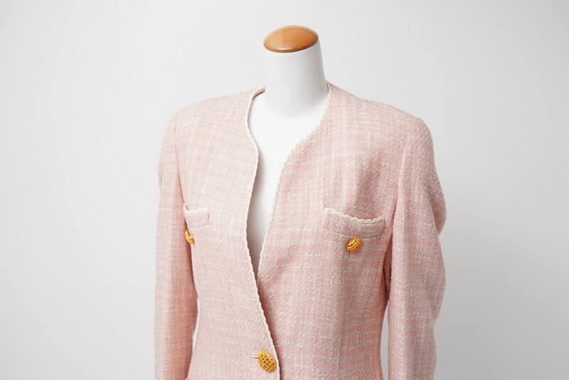 GP9539 Italy made *ka man ta/KAMANTA* tweed * setup suit * no color jacket + skirt * gold button * size 42* pink × white series 