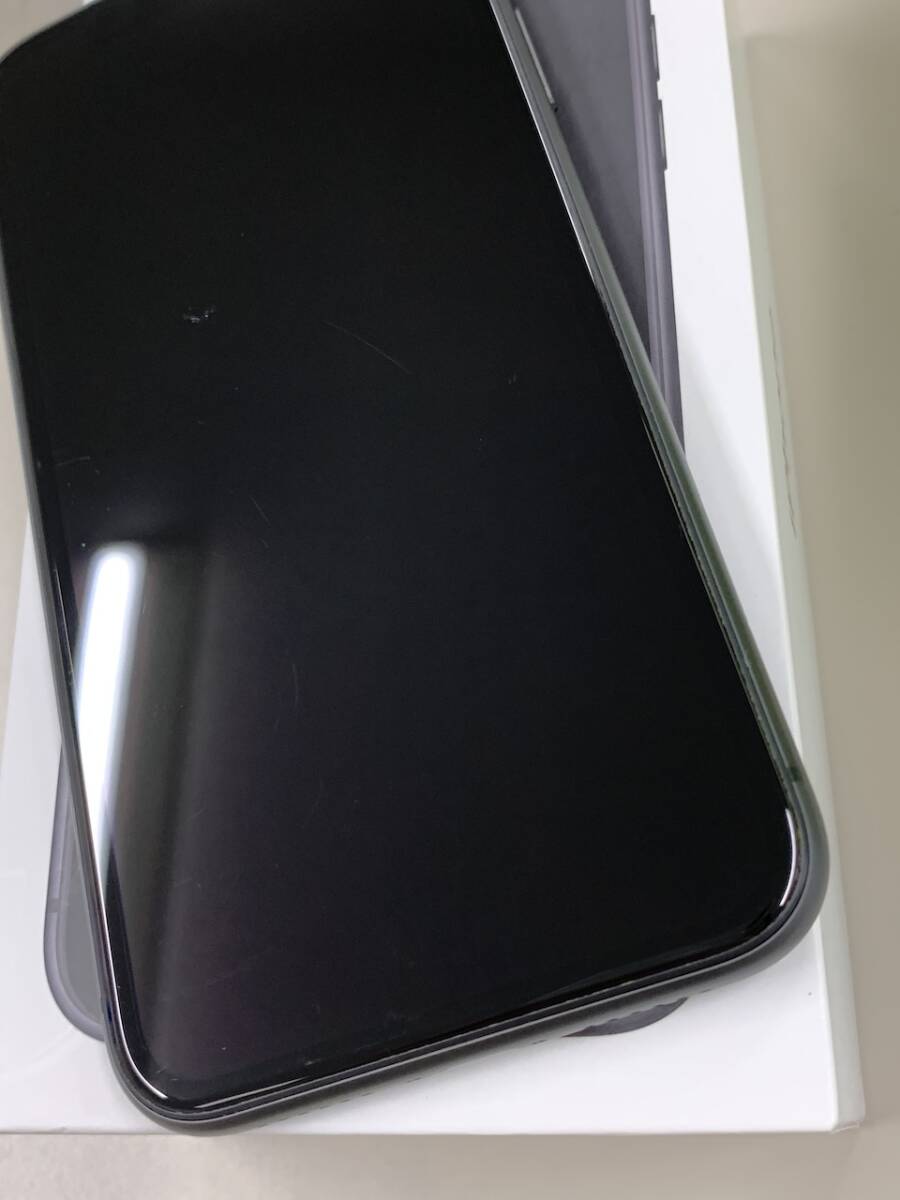 ★バッテリー100% iPhone 11 128GB SIMフリー 最大容量100% 格安SIM可 KDDI ○ MWM02J/A ブラック 中古 新古品 625899 2_画像9