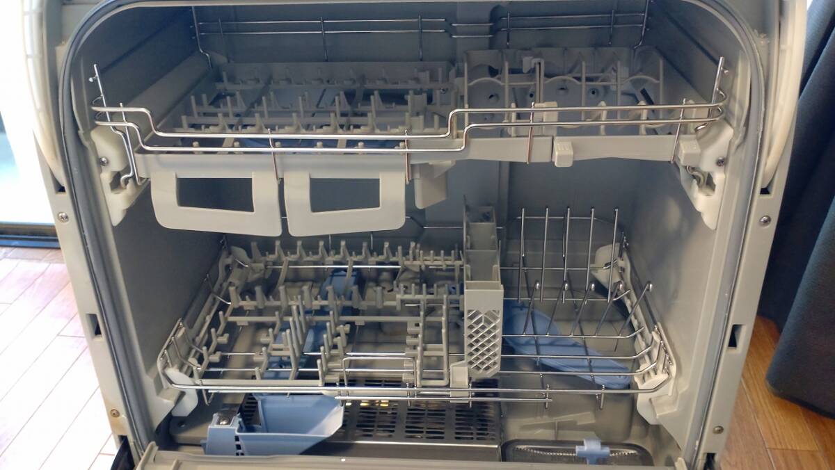 【送料込】Panasonic 食器洗い乾燥機 NP-TR5-W ホワイト 2012年製の画像4