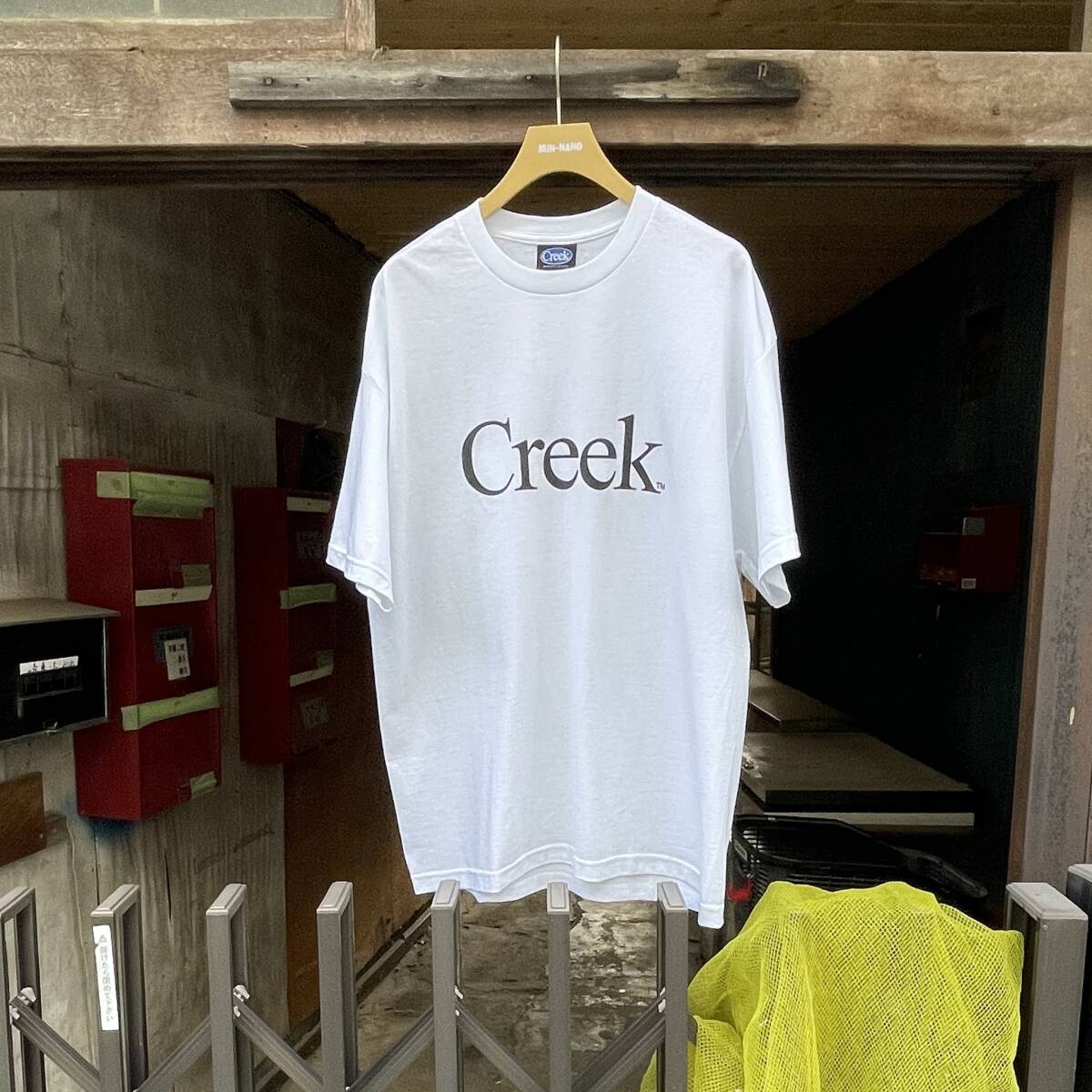 送料230円～ 国内正規品 新品未使用 Creek ANGLER'S DEVICE LOGO Tee White XXLサイズ クリーク ロゴ Tシャツ ホワイト 白の画像1