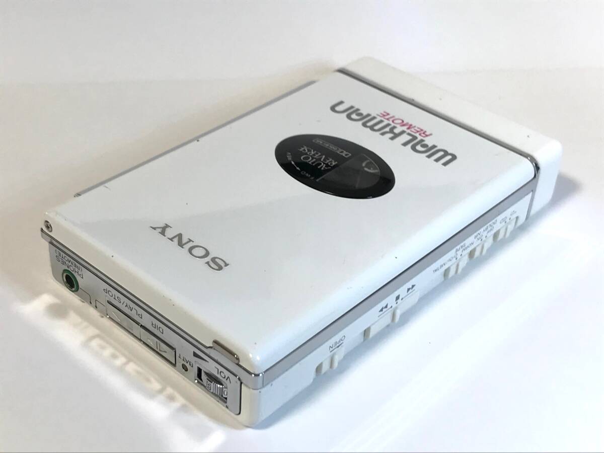 [美品][美音][整備品] SONY ウォークマン WM-109 (カセット) 電池ボックス付き (スーパーホワイト)の画像2