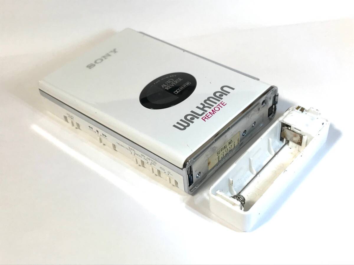 [美品][美音][整備品] SONY ウォークマン WM-109 (カセット) 電池ボックス付き (スーパーホワイト)の画像9