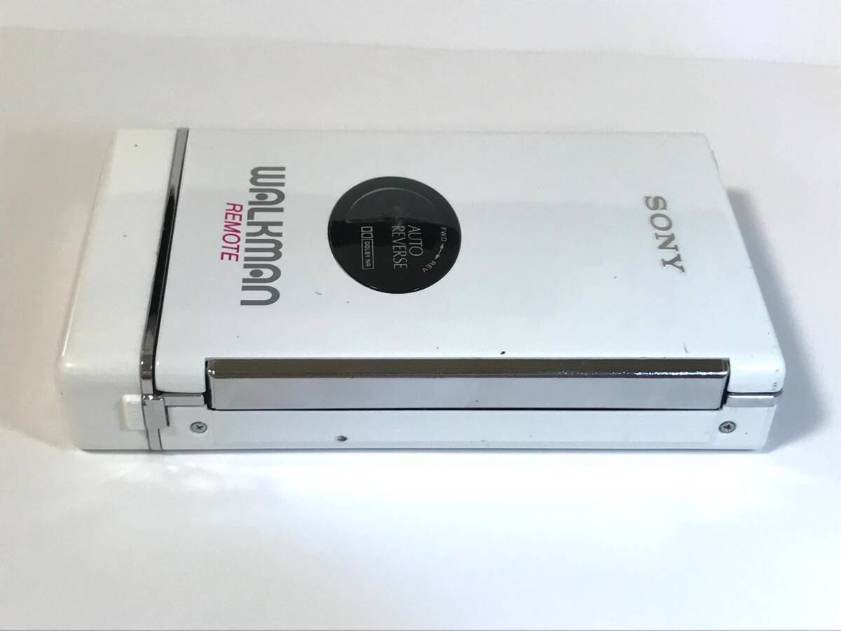 [美品][美音][整備品] SONY ウォークマン WM-109 (カセット) 電池ボックス付き (スーパーホワイト)の画像5