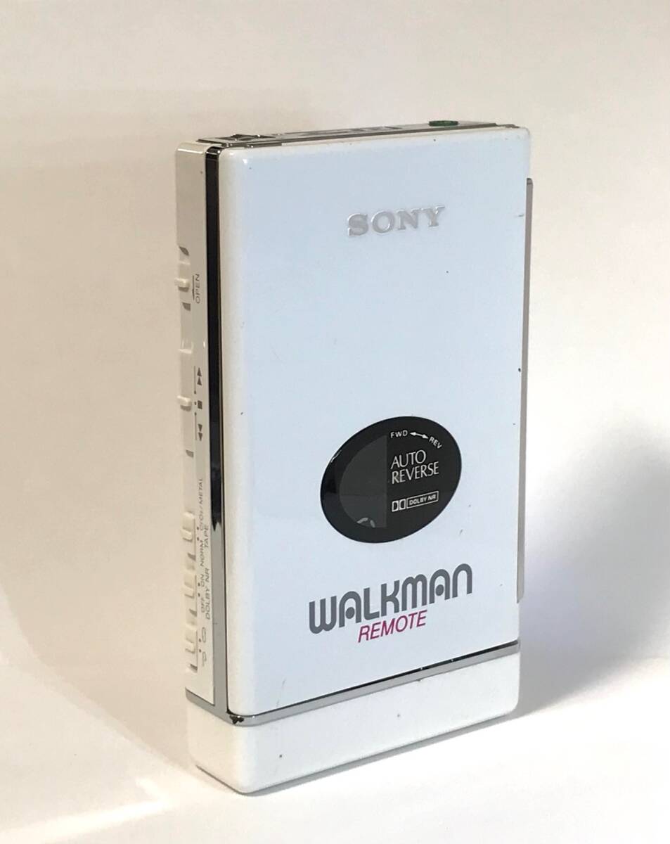 [美品][美音][整備品] SONY ウォークマン WM-109 (カセット) 電池ボックス付き (スーパーホワイト)の画像1