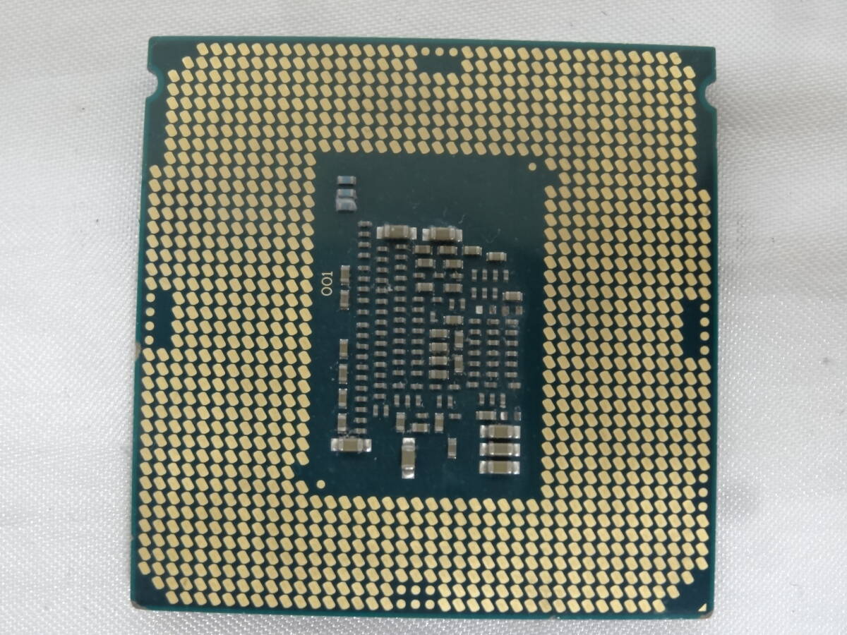 ★Intel / CPU Core i3-6100 3.70GHz 起動確認済★ジャンク！！_表面に傷あり