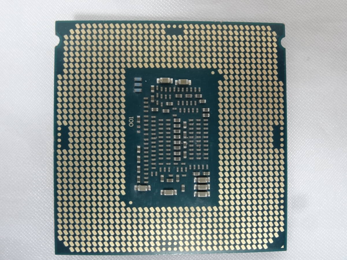 ★Intel / CPU Core i3-8100T 3.10GHz 起動確認済★ジャンク！！_表面に傷あり