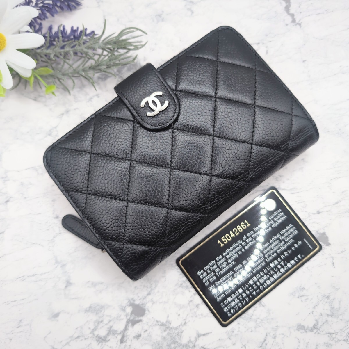 美品 CHANEL シャネル キャビアスキン ココマーク シルバー 金具 折り財布 マトラッセ ブラック レザー CHANEL シャネル_画像10