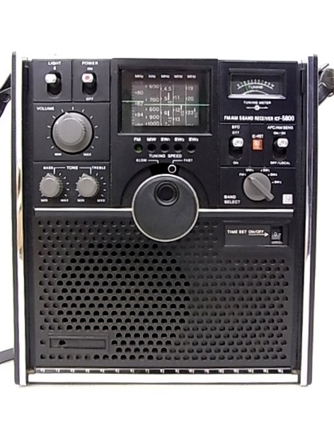 e11621 SONY ICF-5800 ソニー スカイセンサー ラジオ FMのみOK 通電確認済 ジャンク品の画像1