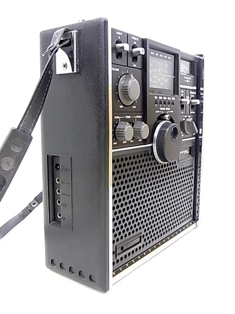 e11621　SONY ICF-5800 ソニー スカイセンサー ラジオ FMのみOK 通電確認済 ジャンク品_画像6