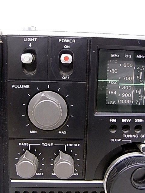 e11621　SONY ICF-5800 ソニー スカイセンサー ラジオ FMのみOK 通電確認済 ジャンク品_画像2