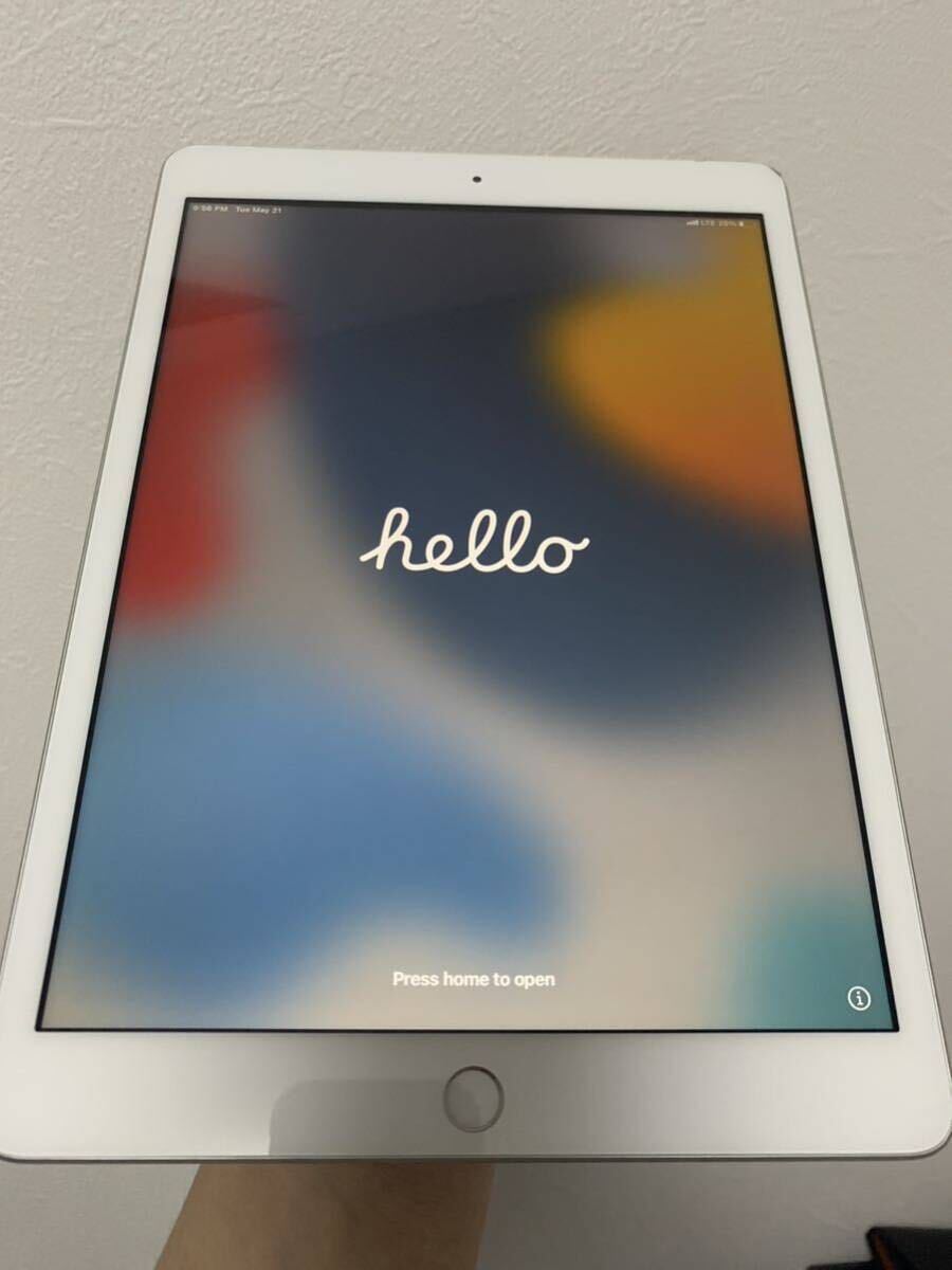 【キレイめ】iPad 2019 第7世代 中古 シルバー SIMフリー j85_画像1