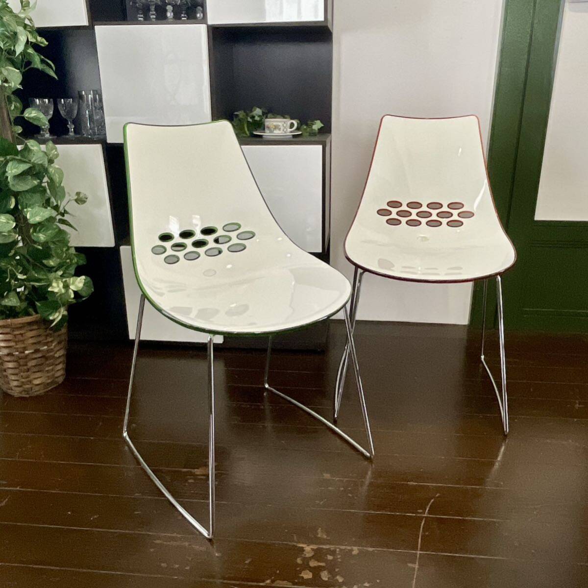 r1072r106 イタリアのモダン家具メーカーであるCalligaris（カリガリス）独特のデザインが人気 JAMチェア 2点 長時間座っても快適_画像1