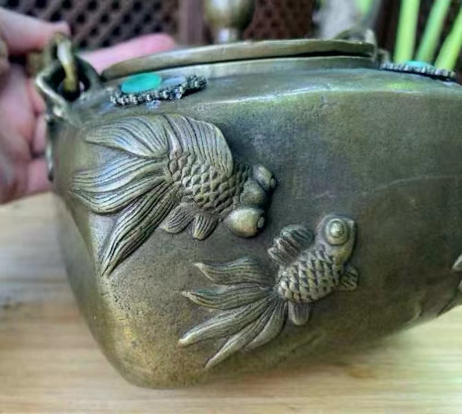 秘蔵 清代 玉をはめ込んだ金魚の老急須を手作りした純真鍮を秘蔵 唐物 古置物 古擺件 中国古美術 古美味 時代物 古董品 M S6-030428_画像6