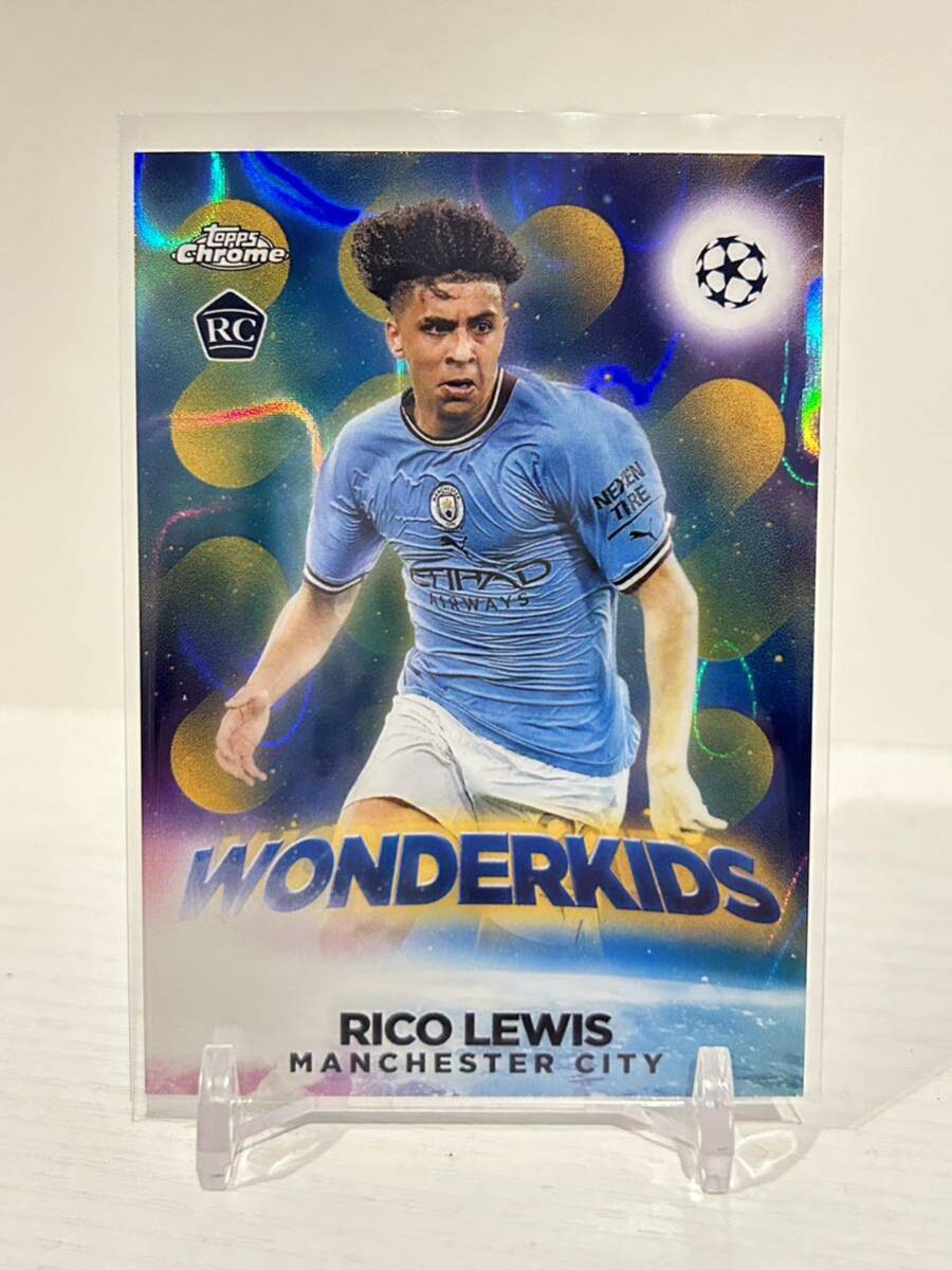 2023 Topps Chrome UEFA Rico Lewis RC Yellow Lava Wonderkids マンチェスター・シティ_画像1