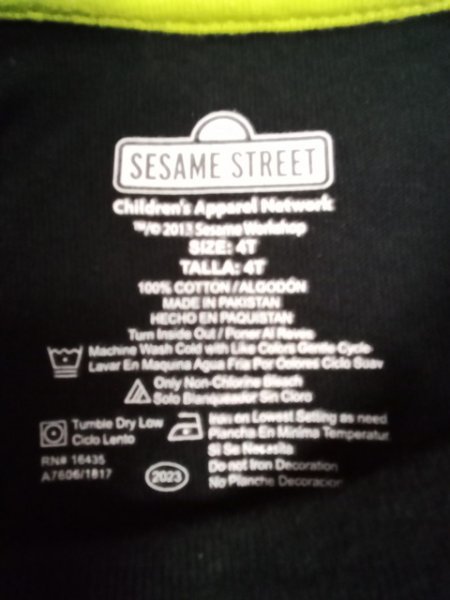 ap7838 ○送料無料 新品 SESAME STREET セサミストリート キッズ エルモ プリント Tシャツ サイズ4T 100cm相当 ブラック 綿100%_画像7