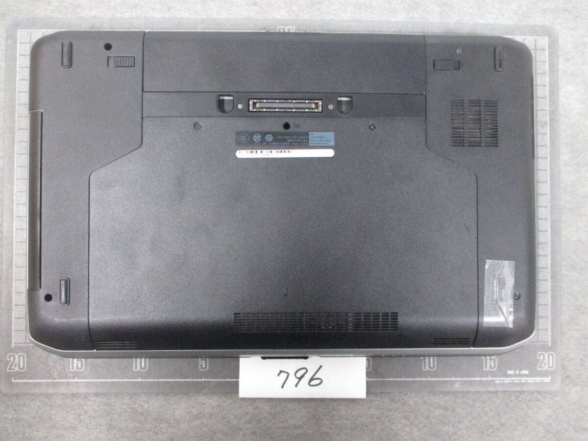 796　　　　　　　DELL　 LATITUDE/E5530 ＨＤＤレス　　ノートPC　_テープ位置足ゴム劣化あります。