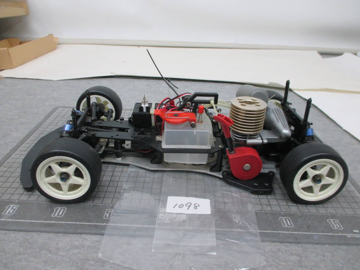 Yahoo!オークション - 1098 エンジンRCカー Kyosho シャーシ Yahoo!オークション - 1098 エンジンRCカー Kyosho シャーシ
