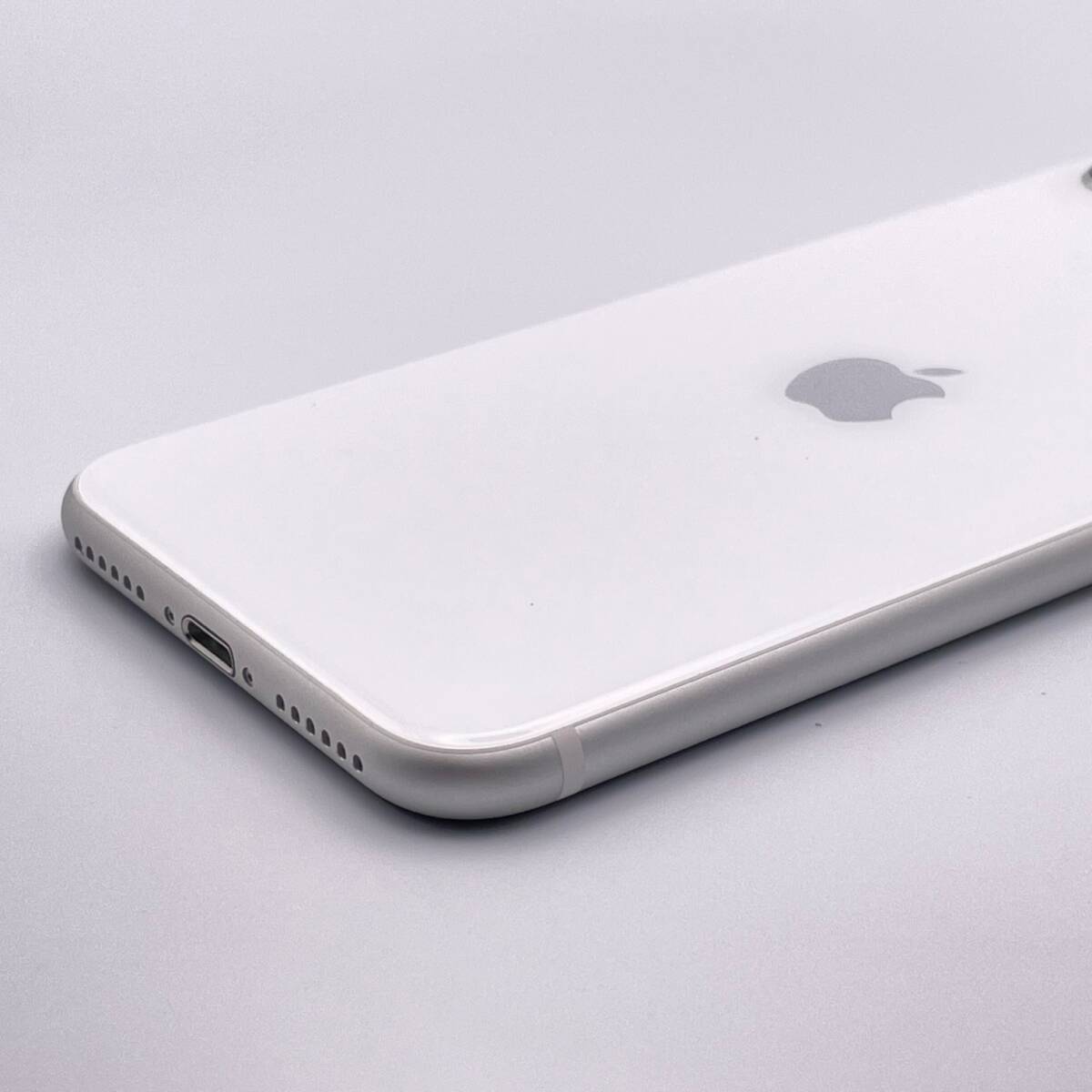 中古品 Apple アップル iPhone SE 第2世代 64GB ホワイト SIMフリー 1円 から 売り切りの画像6