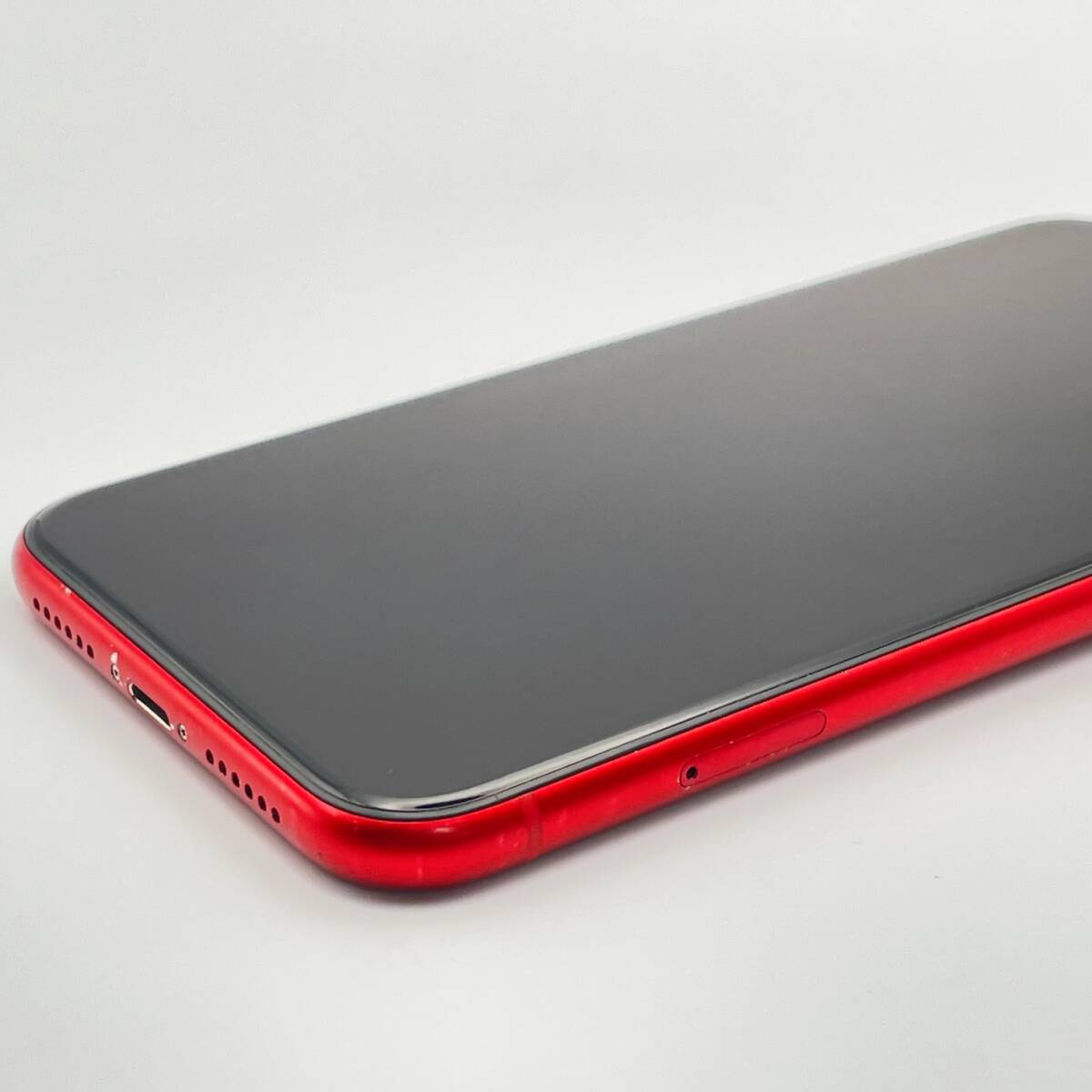 中古品 Apple アップル iPhone 11 64GB （PRODUCT) RED SIMロック解除済み SIMフリー ジャンク扱い 1円 から 売り切り_画像4
