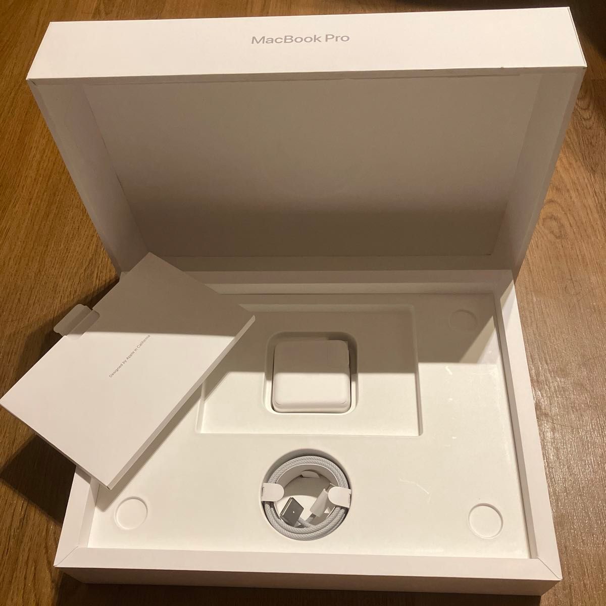 美品】MacBook Pro M3 /メモリ8GB/512G/AppleCare+ あり2026年11 美品】MacBook Pro M3 /メモリ8GB/512G/AppleCare+ あり2026年11