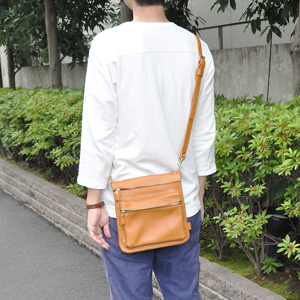 HERZ リバーシブル ショルダーバッグ 定価26 950円 CK-124 HERZ リバーシブル ショルダーバッグ 定価26 950円 CK-124