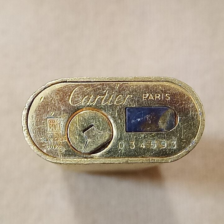 #8325　カルティエ Cartier ガスライター　　オーバル　ゴールドカラー　 喫煙具　火花未確認　着火未確認_画像8
