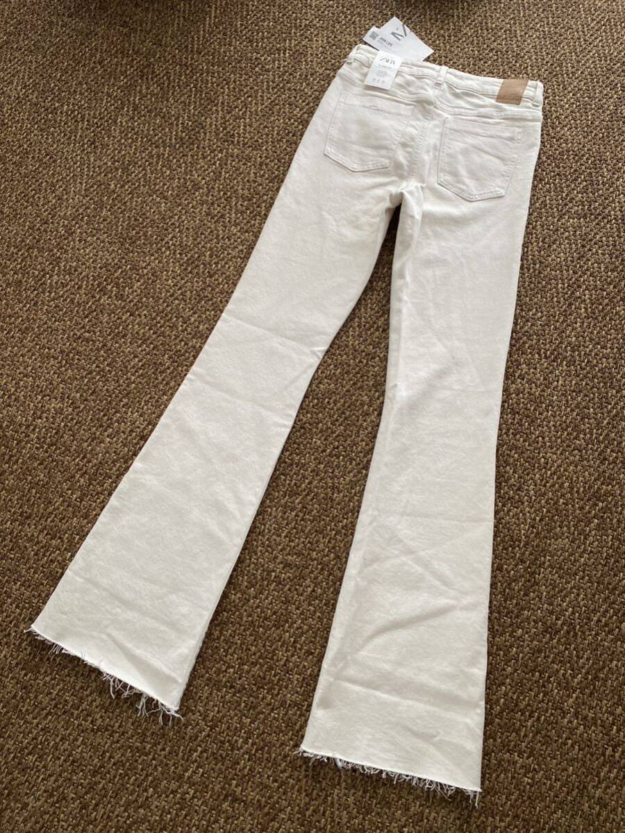 Zara Flare Leg Full Length Jeans Inseam Cream Ivory 7147 022 712 ザラ フレアパンツ　デニム　アイボリー ストレッチパンツ _画像4