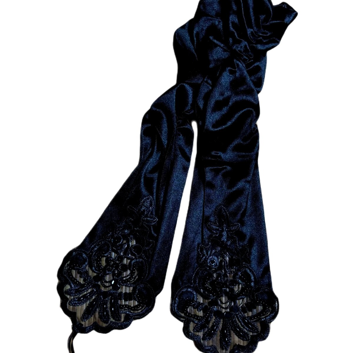 アームカバー　黒　刺繍　ダンス バレエ パーティー グローブ レース ビーズ ブラック フィンガーレスグローブ 衣装 結婚式_画像3